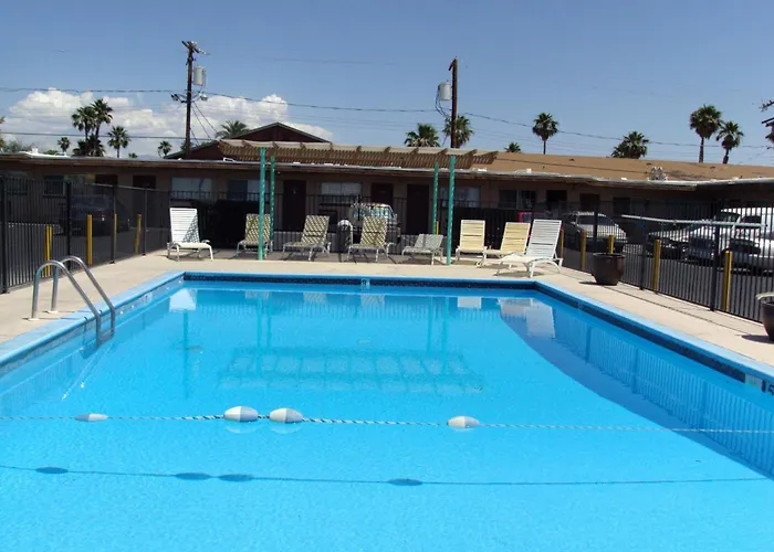 Desert Hills Motel