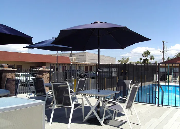 Desert Hills Motel